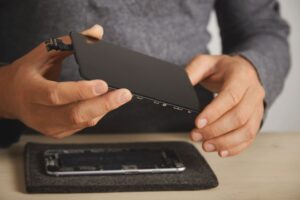 reparación de móviles en Benetússer - cuidado